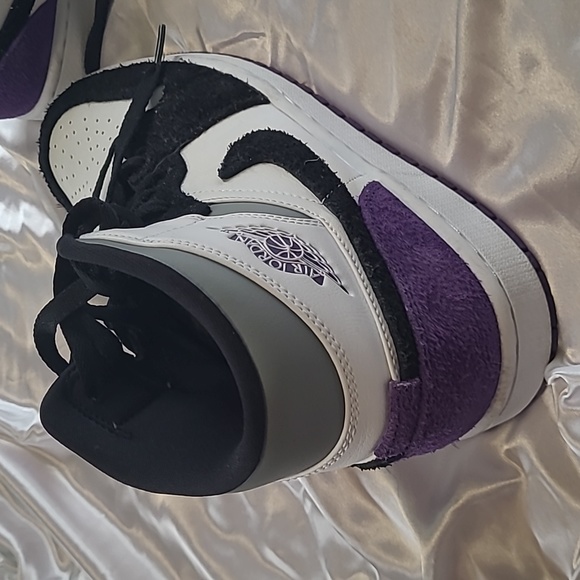 Air Jordan 1 mid SE 'Varsity Purple' - Picture 5 of 6